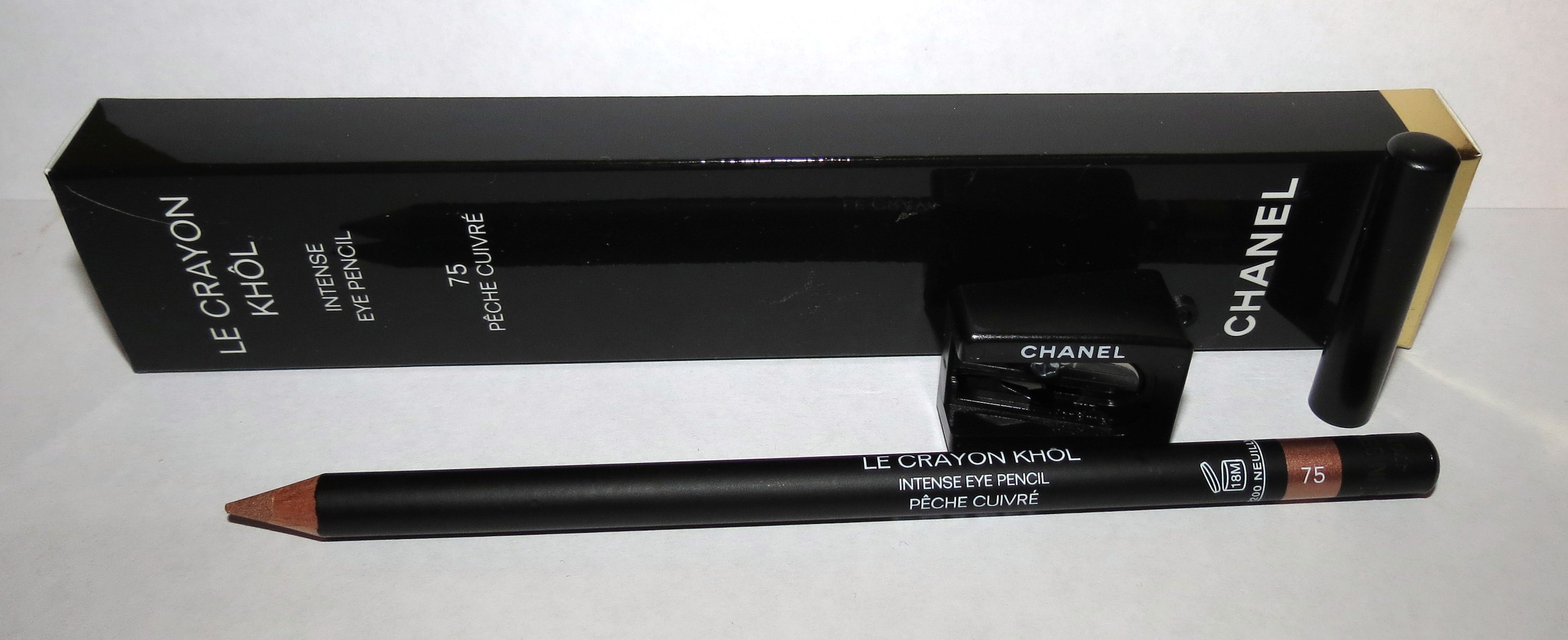 Chanel PECHE CUIVRE Le Crayon Kohl Eye Pencil Swatches and Review – Summer  2012 - Blushing Noir