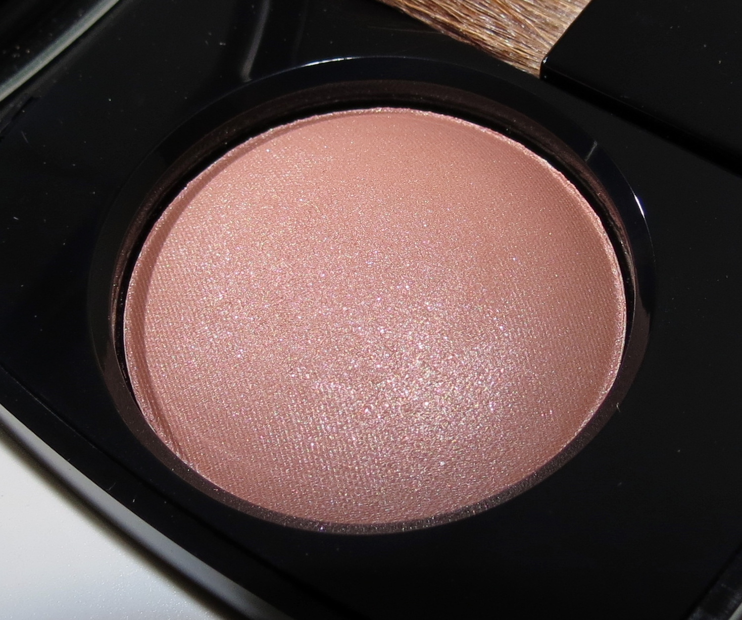 Chanel 84 ACCENT Joues Contraste Powder Blush Swatches, Review  FOTD -  Nuit Infinie de Chanel Holiday 2013 - Blushing Noir