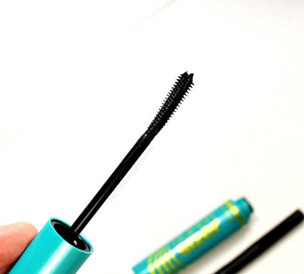 COVERGIRL Supersizer Mascara swatches review